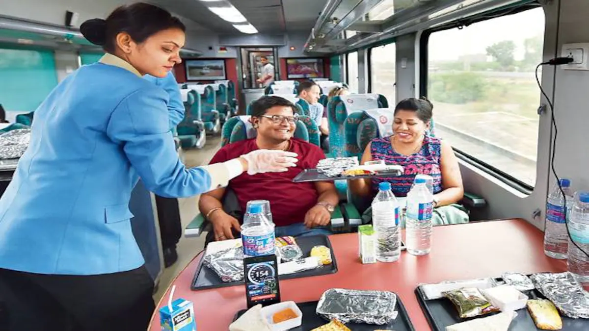 Same day tour of Agra by train
